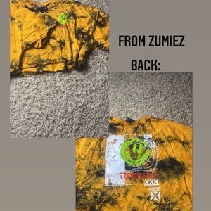 A cute crop top that was only wore one time!! Super cute with mom jeans!